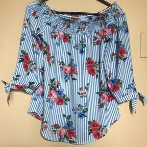 HP⭐️Rue 21 Off the Shoulder Top